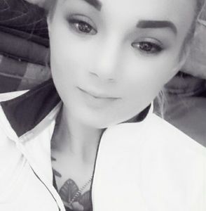 Meet your Posher, Crystal